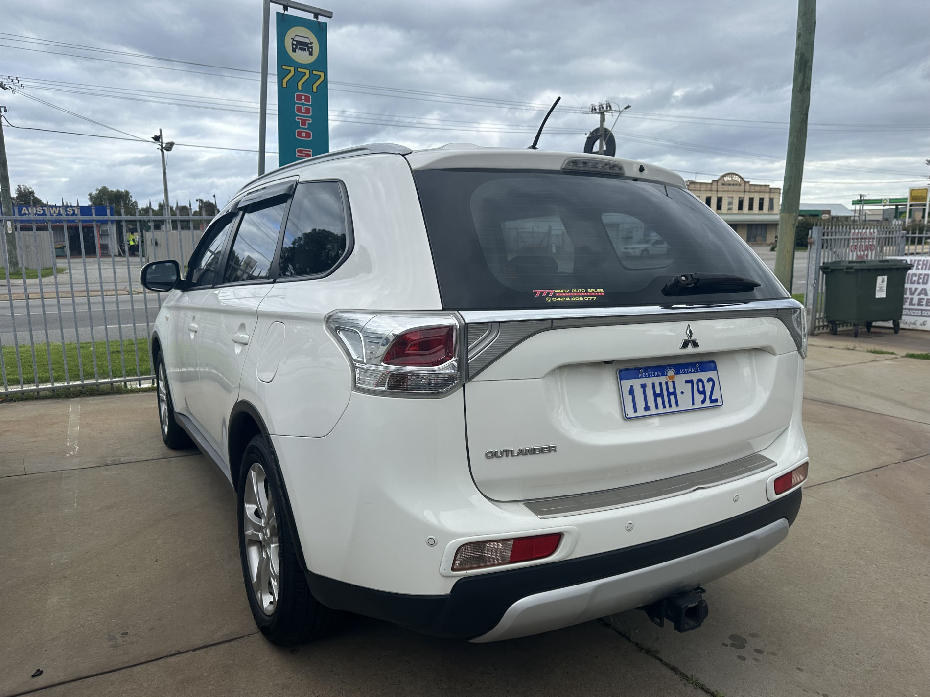 2015  MITSUBISHI OUTLANDER