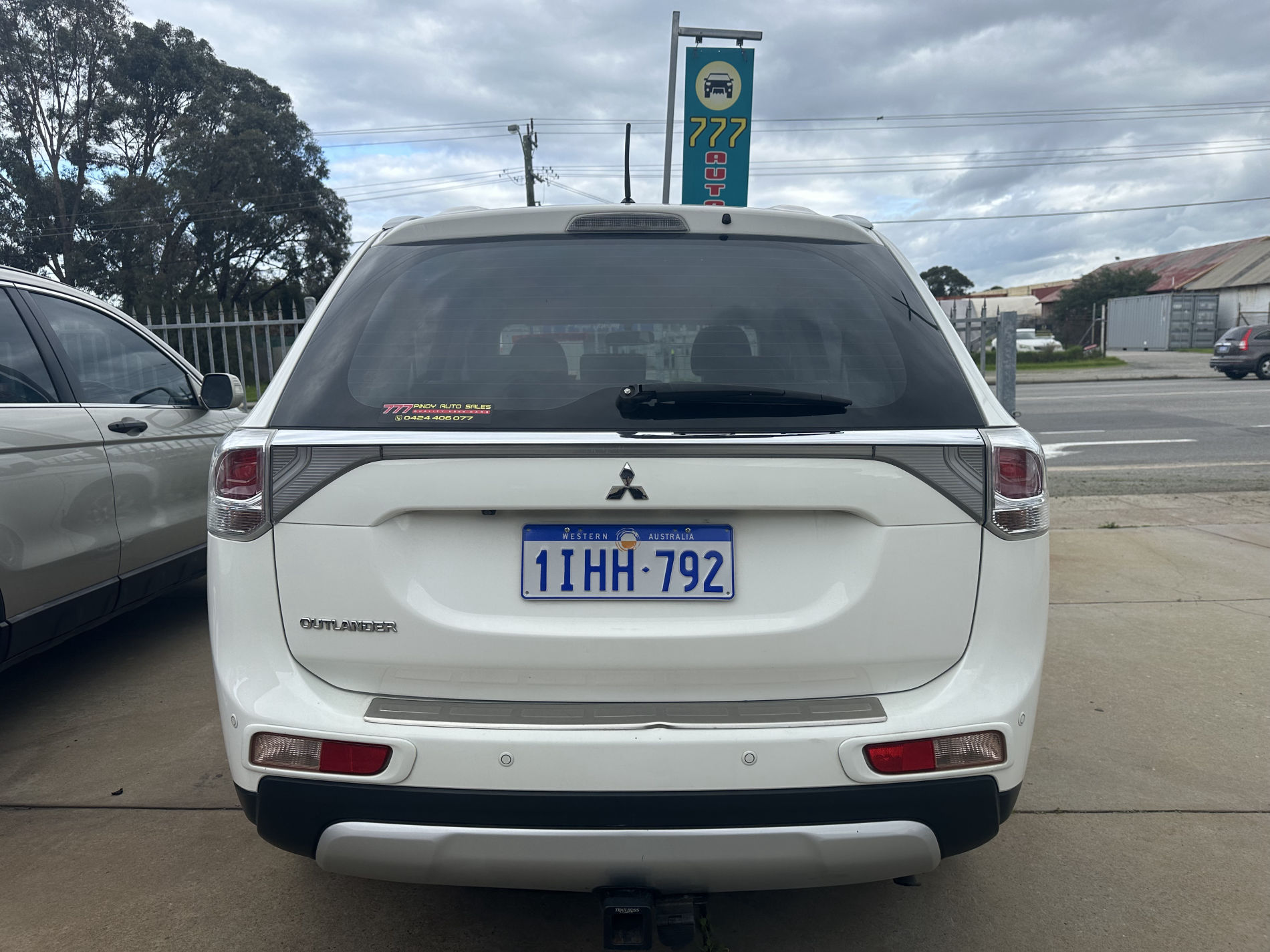 2015  MITSUBISHI OUTLANDER