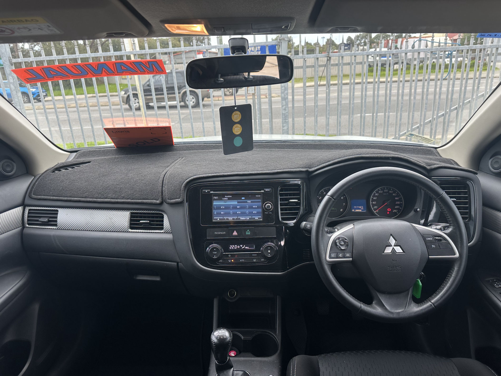 2015  MITSUBISHI OUTLANDER