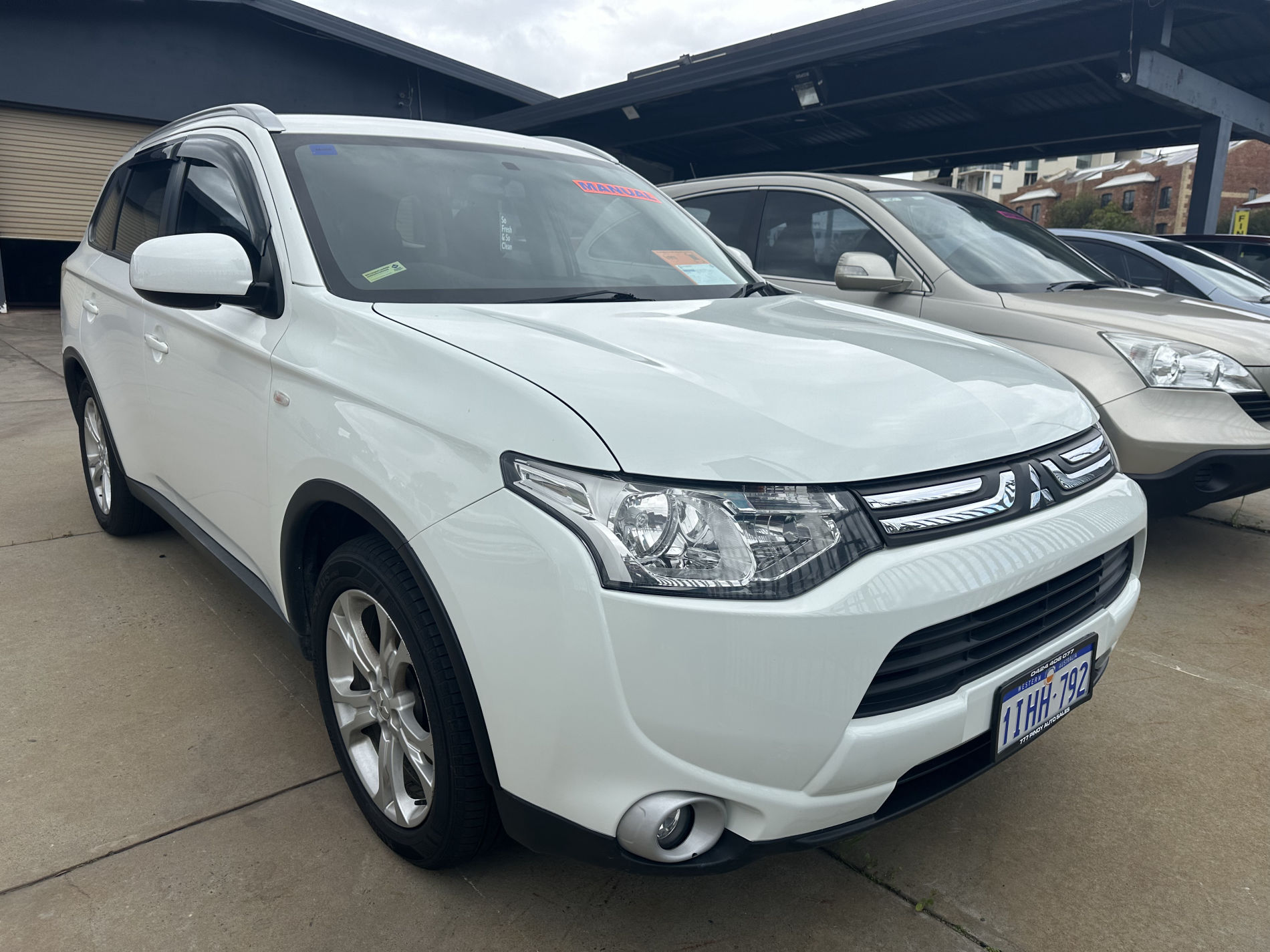 2015  MITSUBISHI OUTLANDER